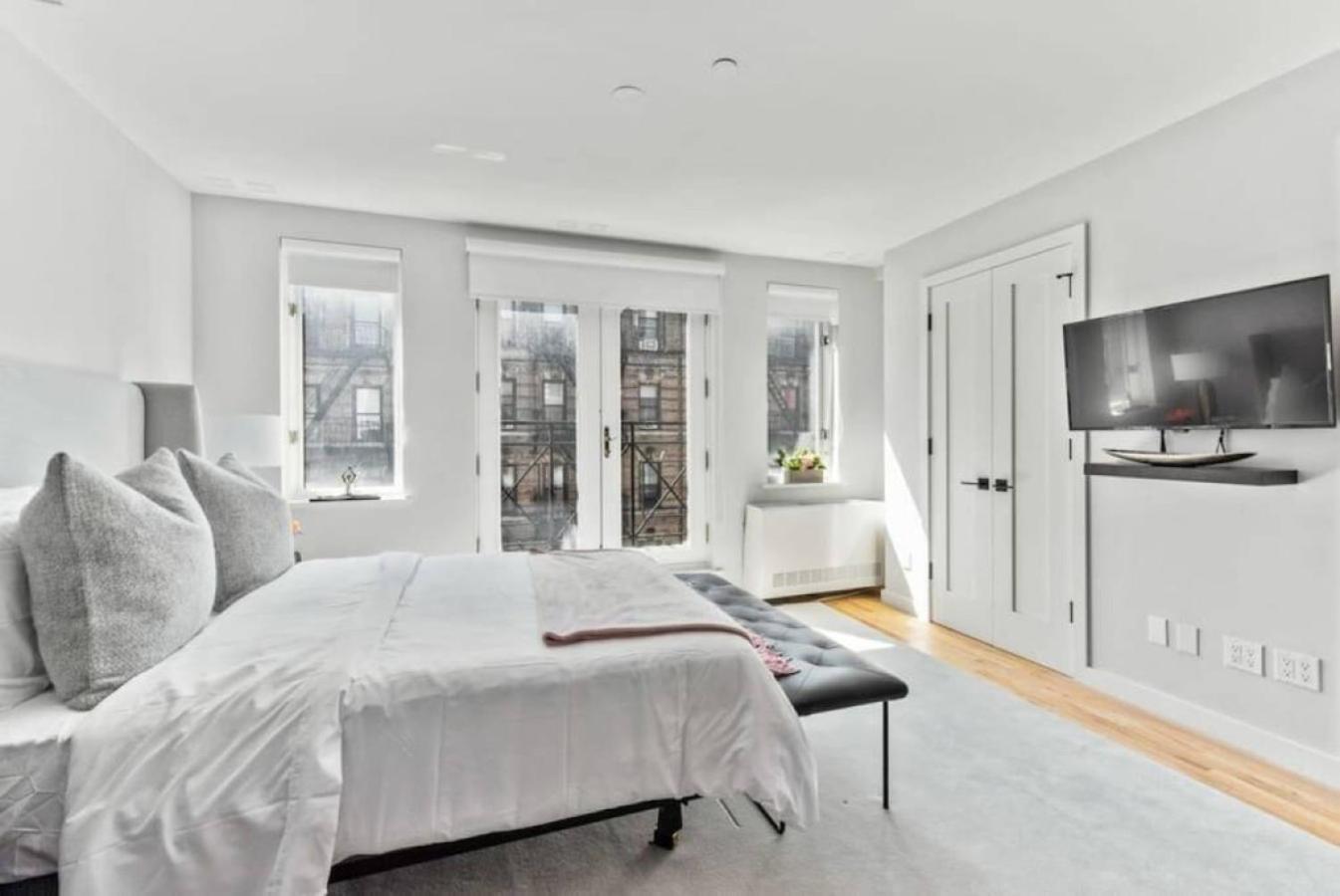 Ferienwohnung Luxe Studio With Charming Juliet Balcony New York Exterior foto