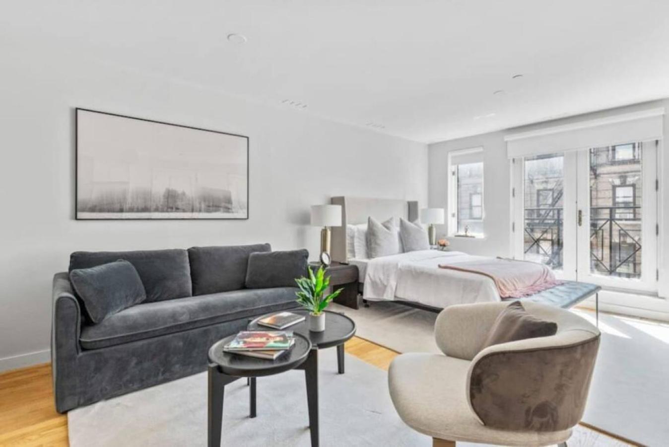 Ferienwohnung Luxe Studio With Charming Juliet Balcony New York Exterior foto