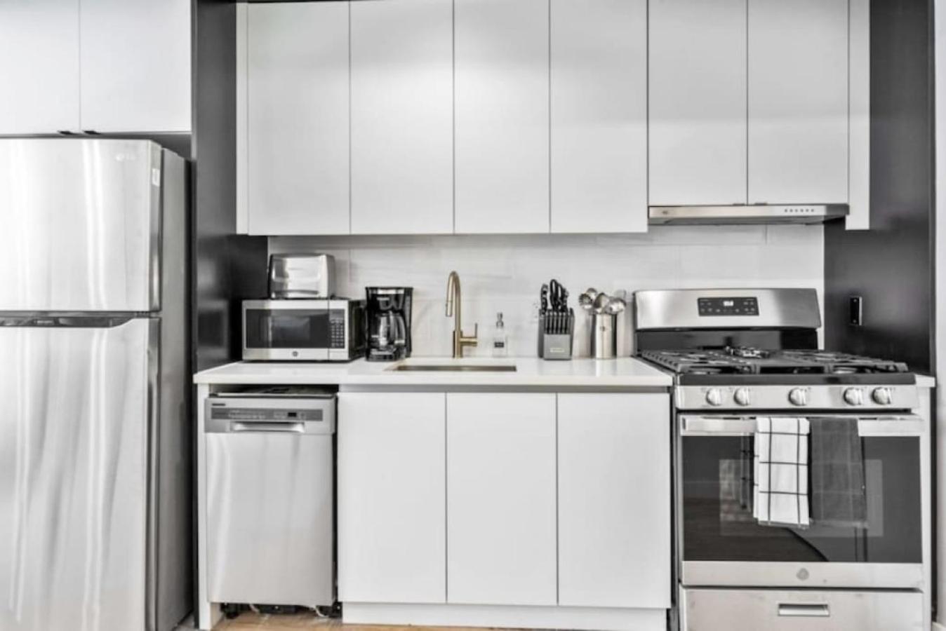 Ferienwohnung Luxe Studio With Charming Juliet Balcony New York Exterior foto