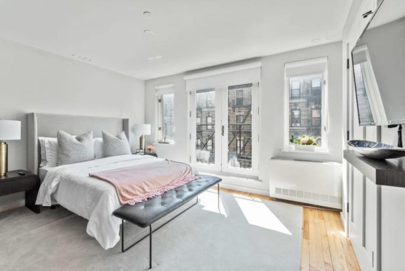 Ferienwohnung Luxe Studio With Charming Juliet Balcony New York Exterior foto