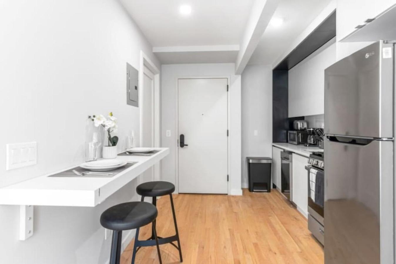 Ferienwohnung Luxe Studio With Charming Juliet Balcony New York Exterior foto