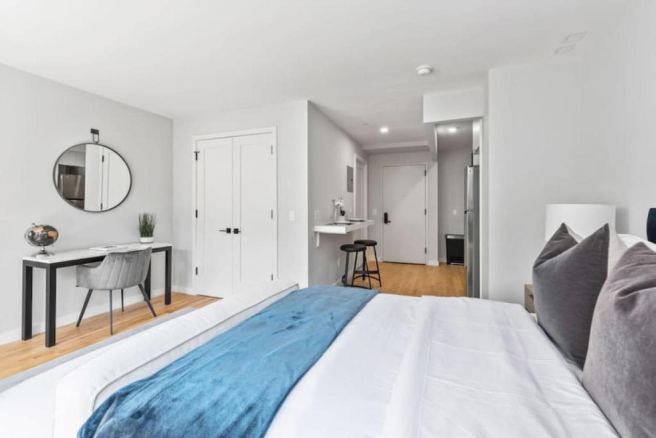 Ferienwohnung Luxe Studio With Charming Juliet Balcony New York Exterior foto