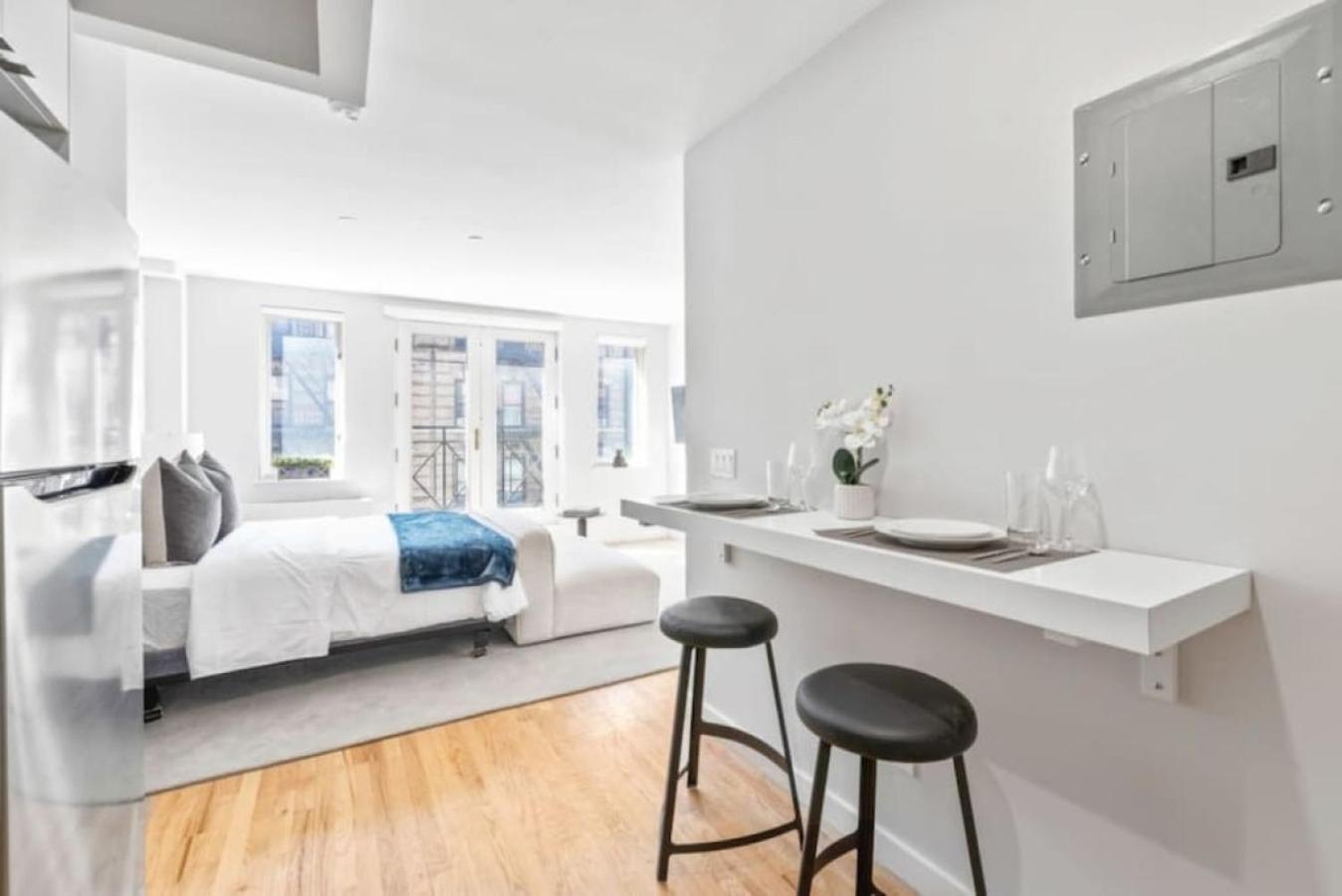 Ferienwohnung Luxe Studio With Charming Juliet Balcony New York Exterior foto