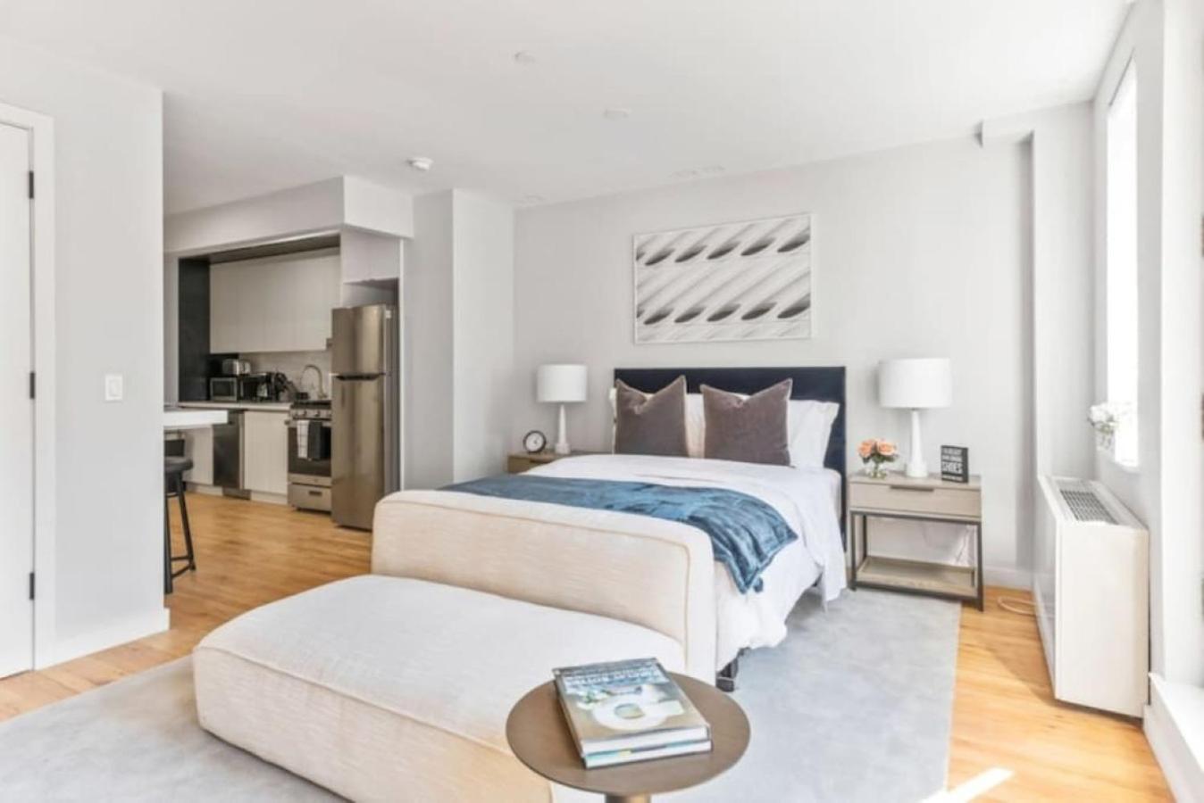 Ferienwohnung Luxe Studio With Charming Juliet Balcony New York Exterior foto