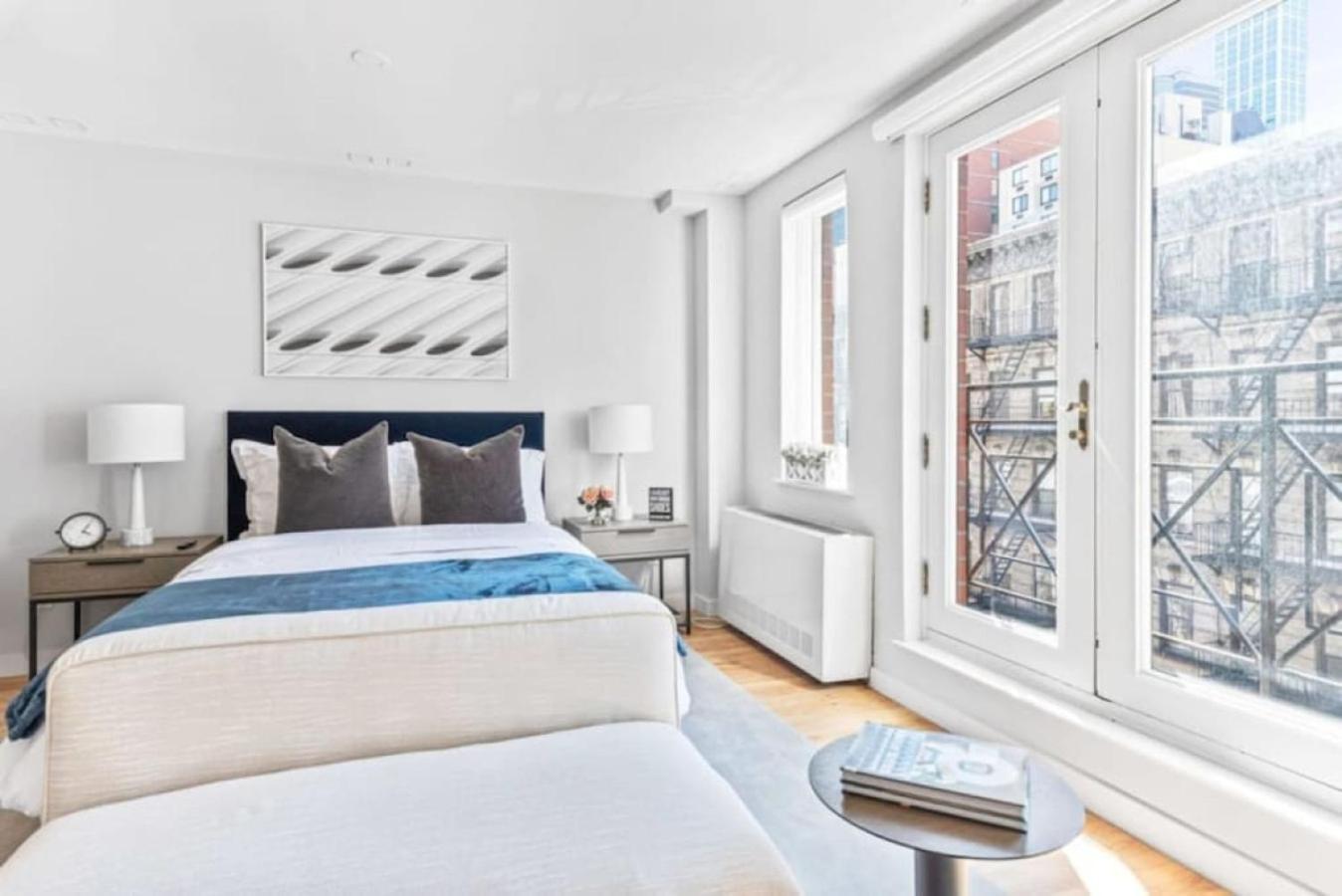 Ferienwohnung Luxe Studio With Charming Juliet Balcony New York Exterior foto